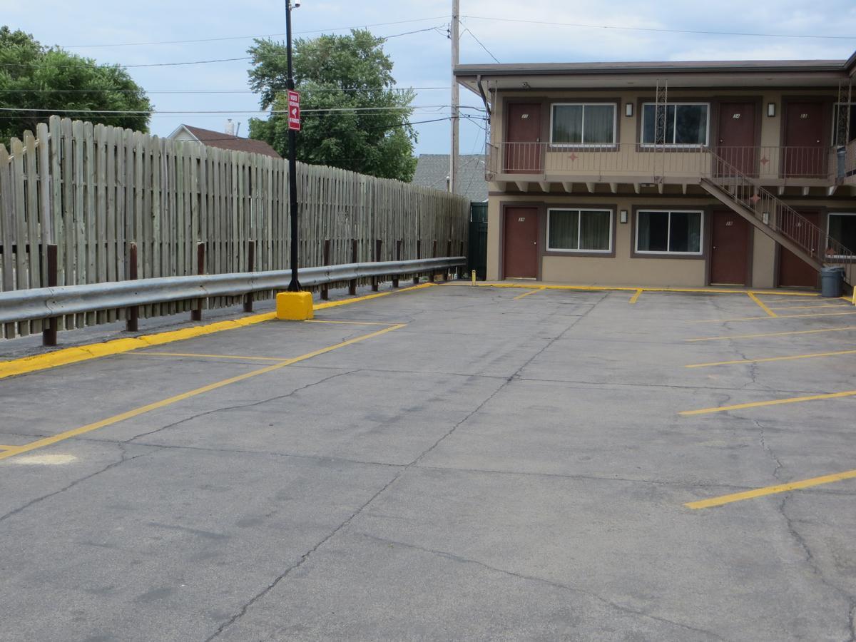 Deluxe Inn/Extended Stay - Council Bluffs 카르터레이크 외부 사진