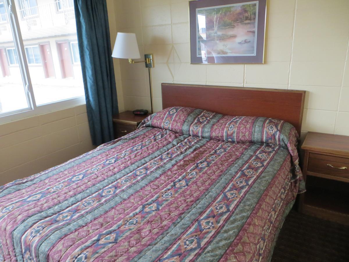 Deluxe Inn/Extended Stay - Council Bluffs 카르터레이크 외부 사진